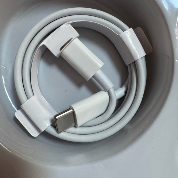 IPhone Accessories Gift Box - Picture 8 of 11